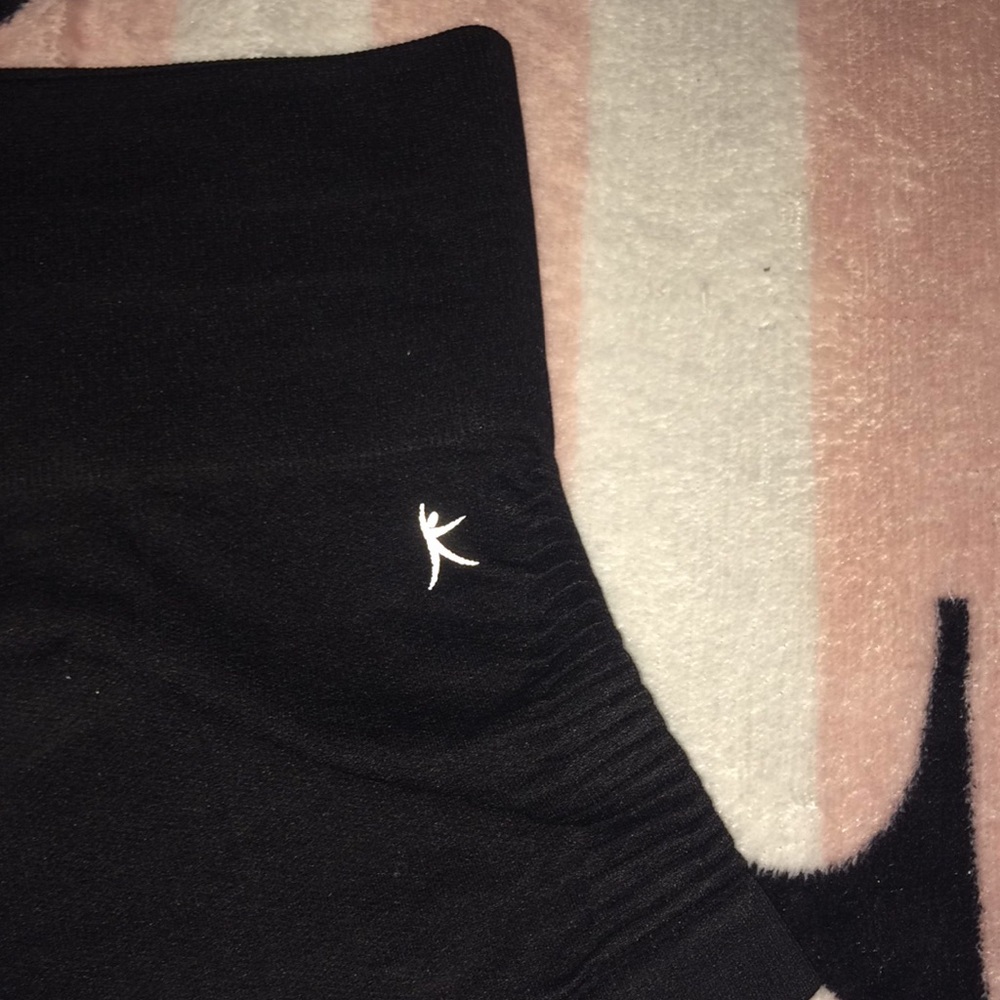 Spandex - Picture 2 of 3
